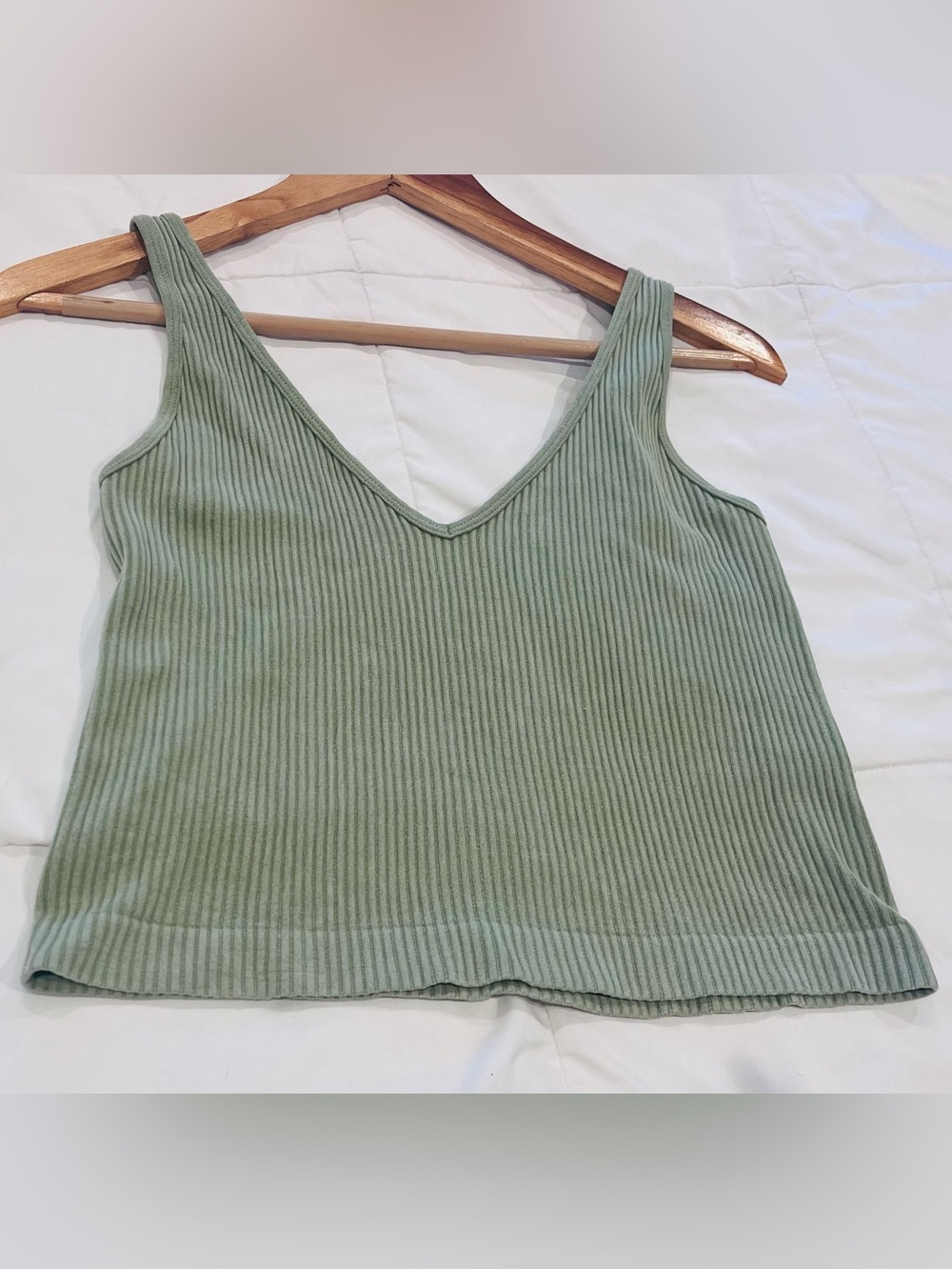 Aura Green Ribbed Tank Top XL V Neck Cropped Workout Gym Running Yoga Crop